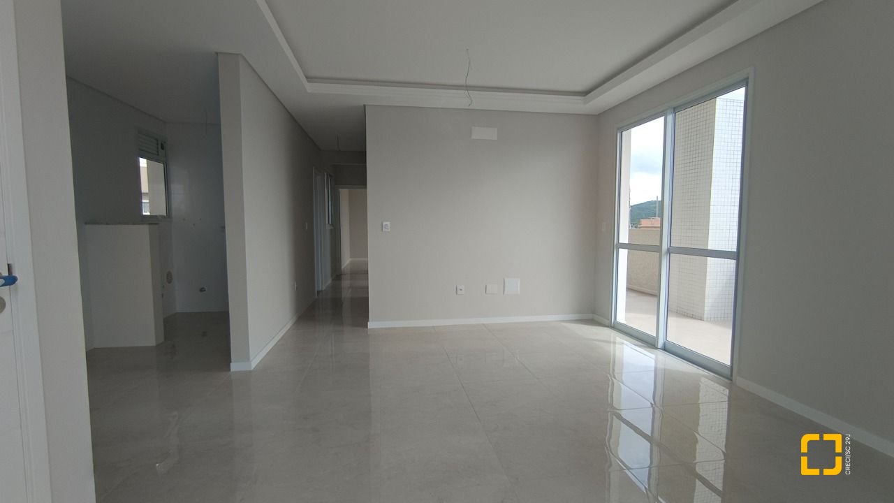 Cobertura com 196m², 4 quartos (sendo 1 suíte), 2 garagens, no bairro Ingleses em Florianópolis