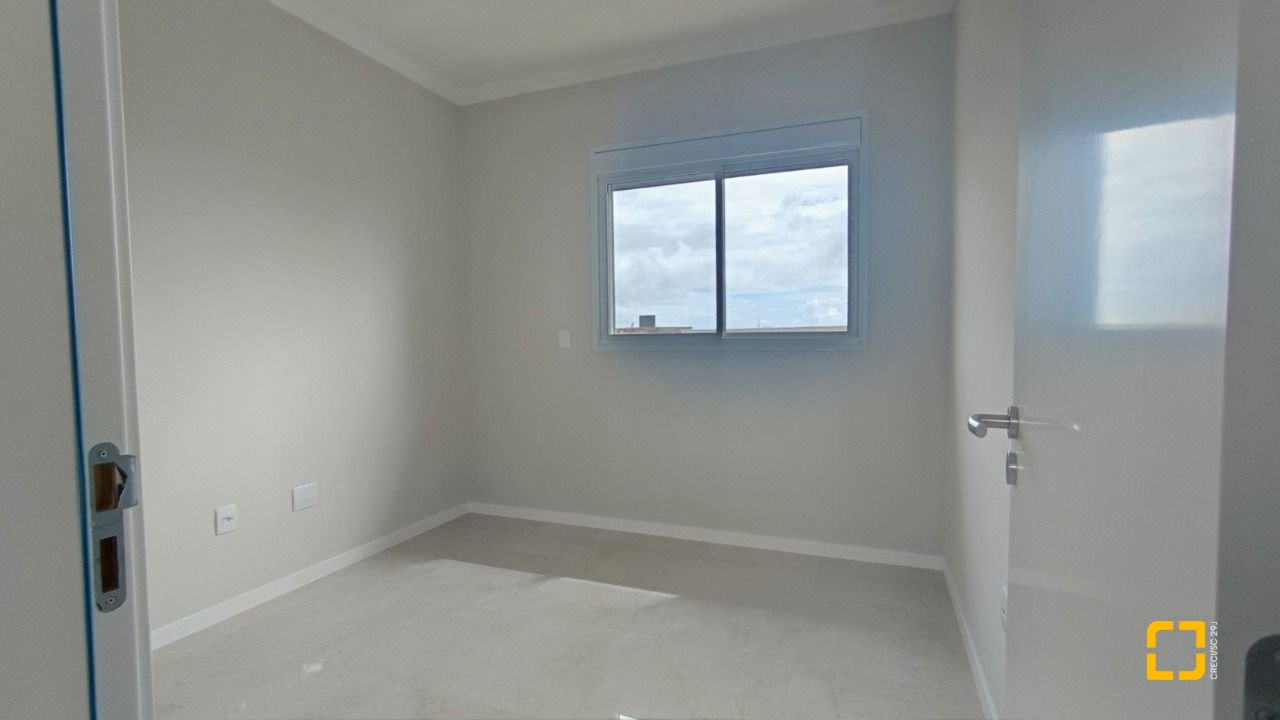 Cobertura com 196m², 4 quartos (sendo 1 suíte), 2 garagens, no bairro Ingleses em Florianópolis