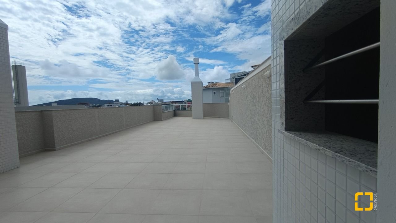 Cobertura com 196m², 4 quartos (sendo 1 suíte), 2 garagens, no bairro Ingleses em Florianópolis