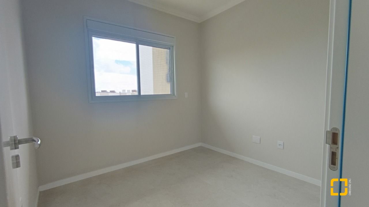 Cobertura com 196m², 4 quartos (sendo 1 suíte), 2 garagens, no bairro Ingleses em Florianópolis