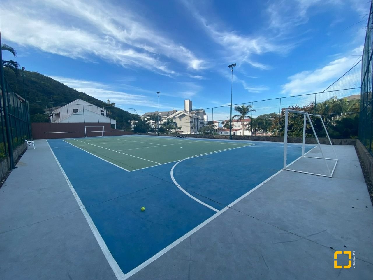 Apartamento com 76m², 4 quartos (sendo 1 suíte), 2 garagens, no bairro Praia Brava em Florianópolis