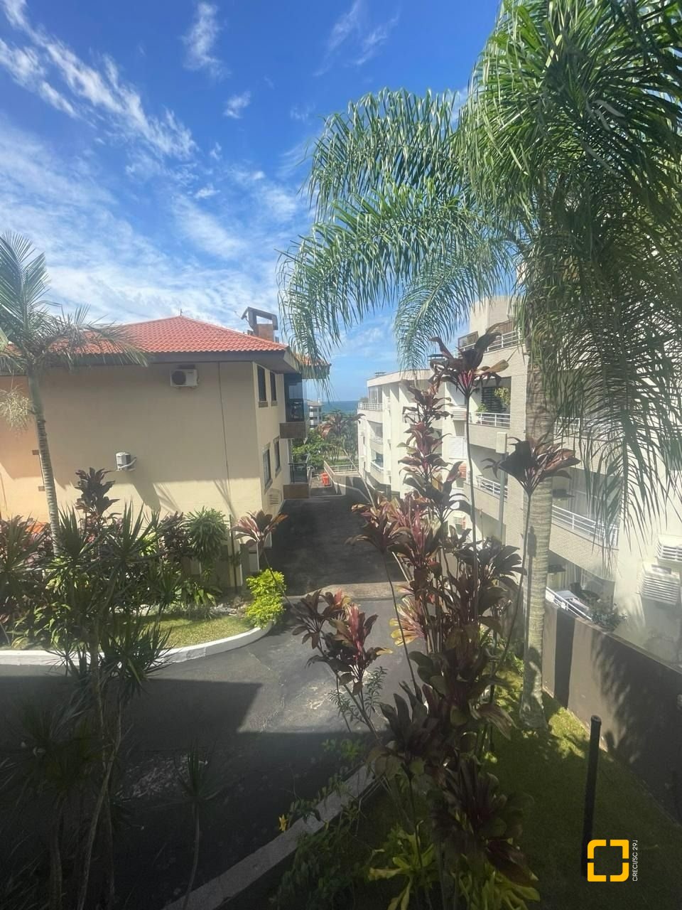 Apartamento com 76m², 4 quartos (sendo 1 suíte), 2 garagens, no bairro Praia Brava em Florianópolis