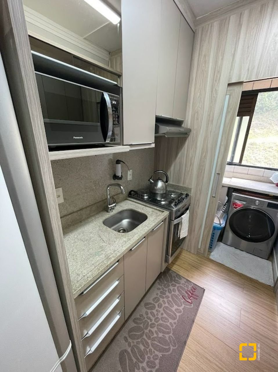 Apartamento com 76m², 4 quartos (sendo 1 suíte), 2 garagens, no bairro Praia Brava em Florianópolis