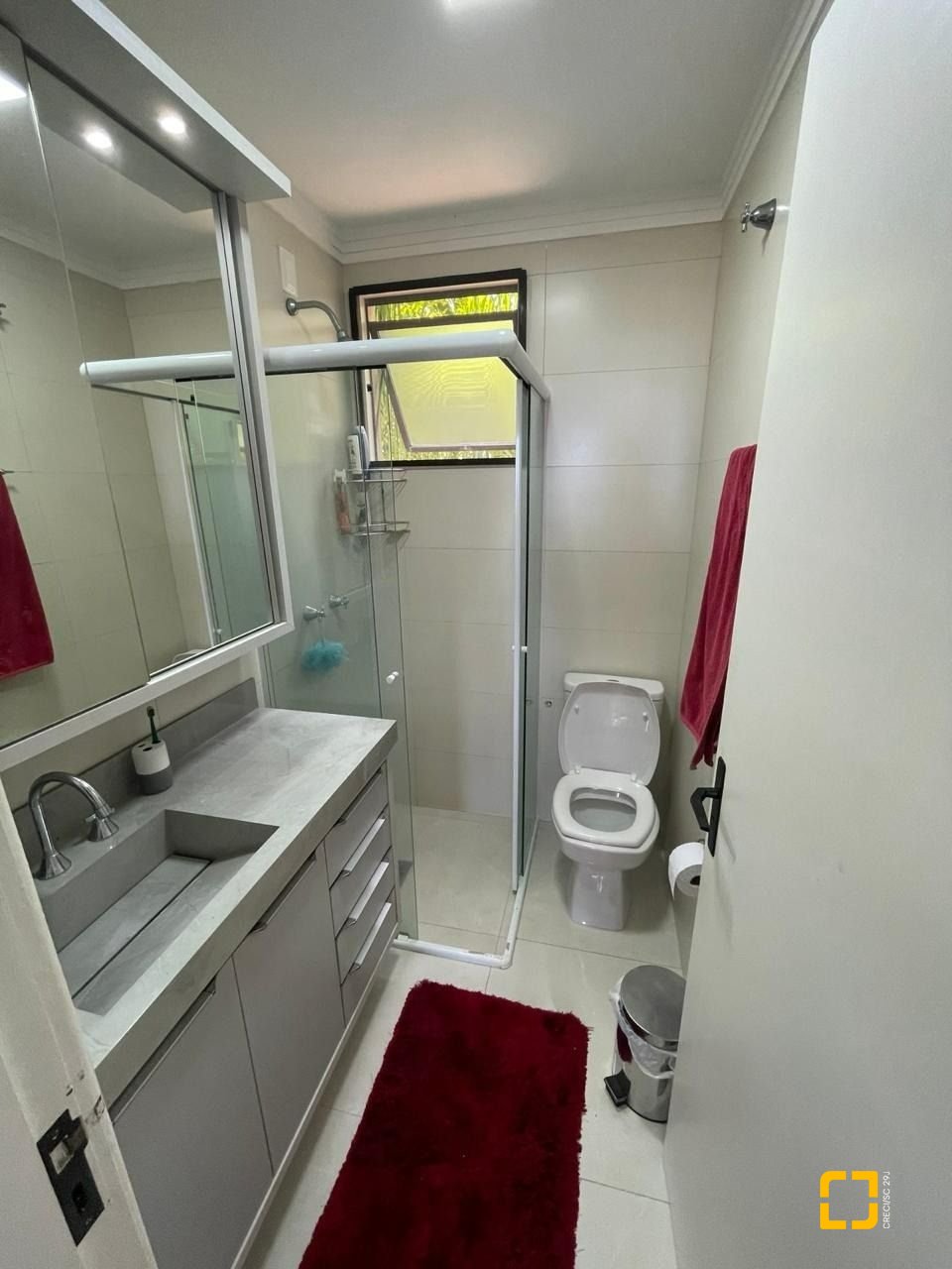 Apartamento com 76m², 4 quartos (sendo 1 suíte), 2 garagens, no bairro Praia Brava em Florianópolis