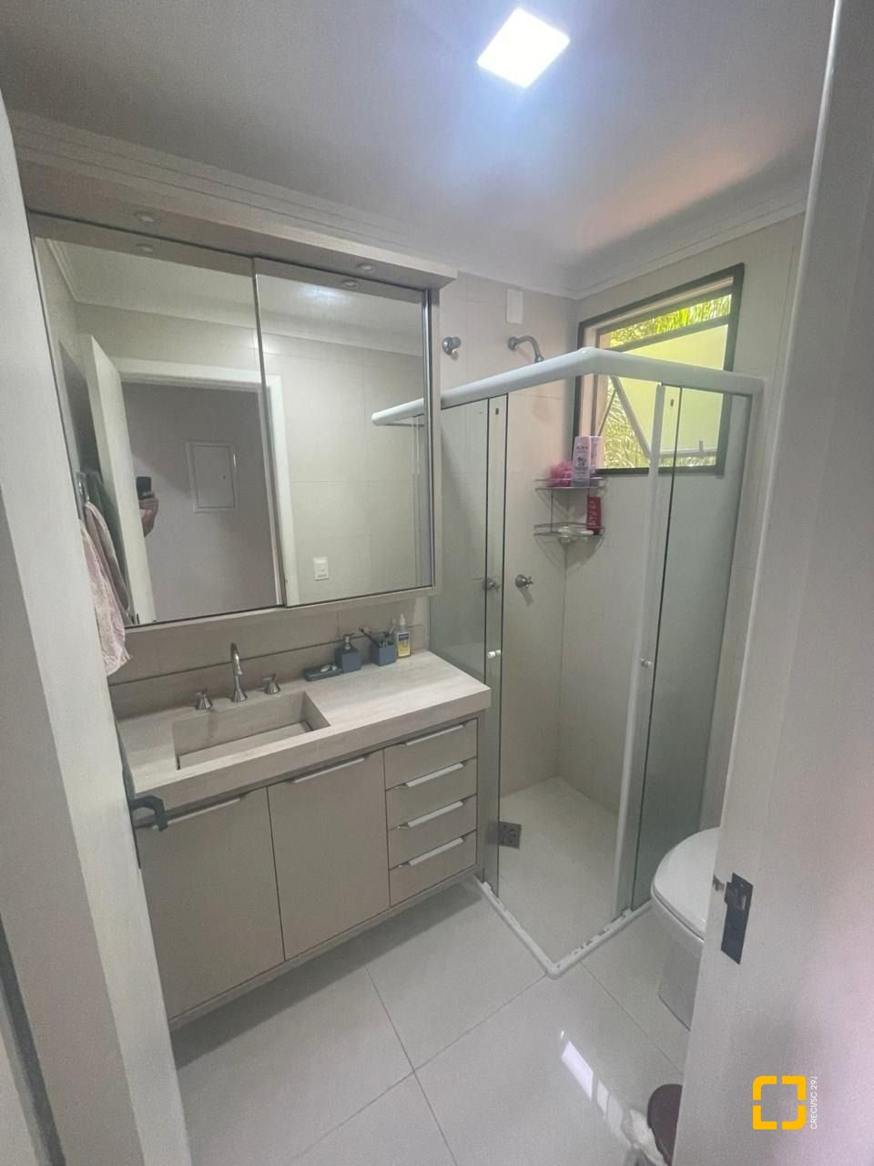 Apartamento com 76m², 4 quartos (sendo 1 suíte), 2 garagens, no bairro Praia Brava em Florianópolis