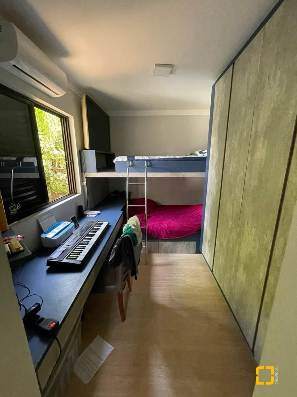 Apartamento com 76m², 4 quartos (sendo 1 suíte), 2 garagens, no bairro Praia Brava em Florianópolis