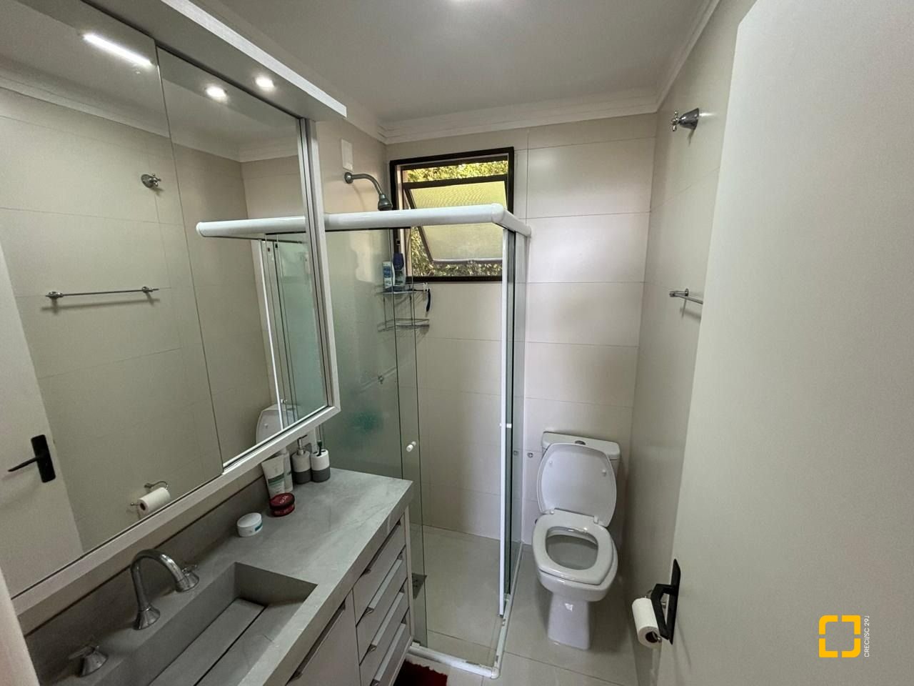 Apartamento com 76m², 4 quartos (sendo 1 suíte), 2 garagens, no bairro Praia Brava em Florianópolis