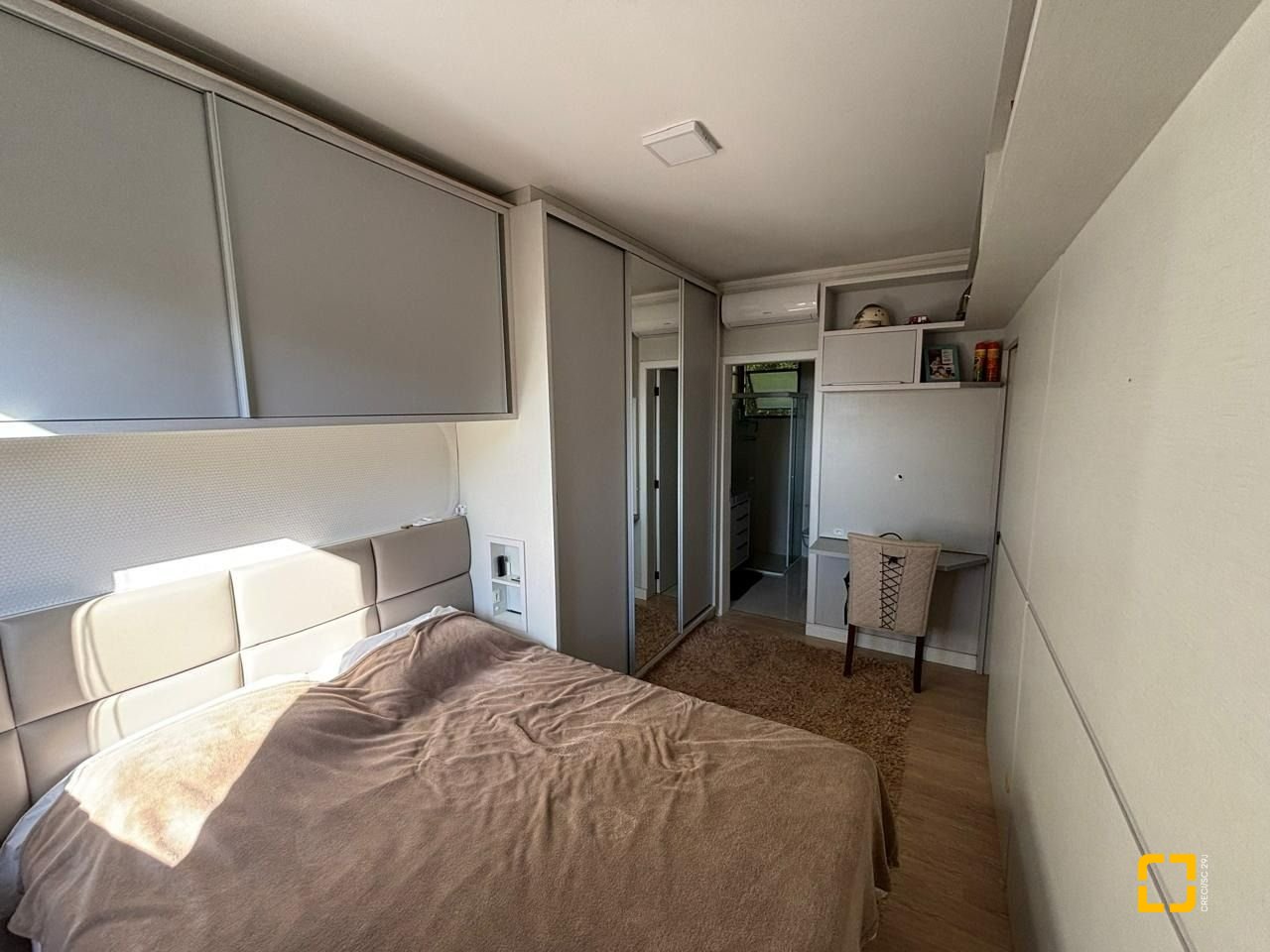 Apartamento com 76m², 4 quartos (sendo 1 suíte), 2 garagens, no bairro Praia Brava em Florianópolis