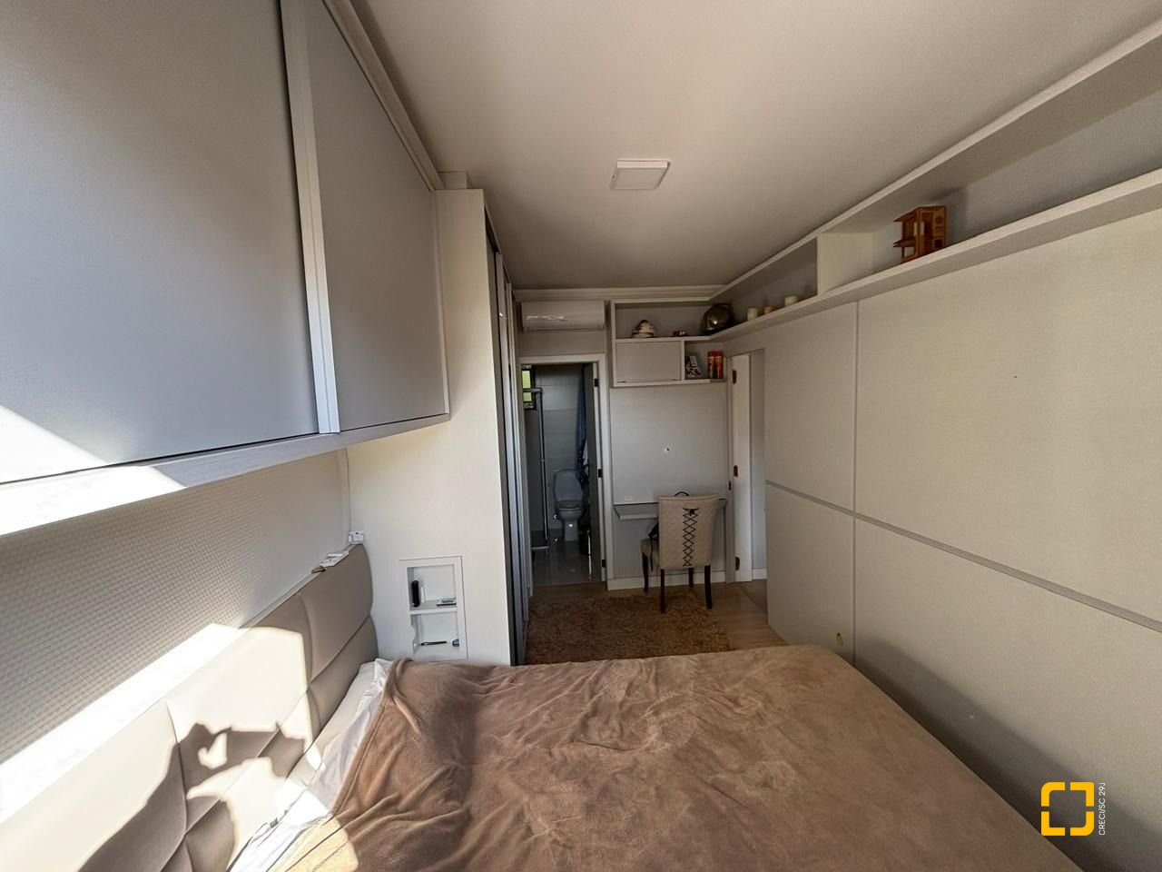 Apartamento com 76m², 4 quartos (sendo 1 suíte), 2 garagens, no bairro Praia Brava em Florianópolis
