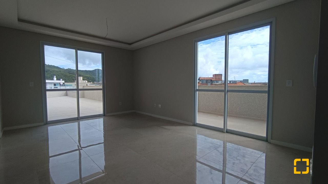 Cobertura com 171m², 4 quartos (sendo 1 suíte), 2 garagens, no bairro Ingleses em Florianópolis
