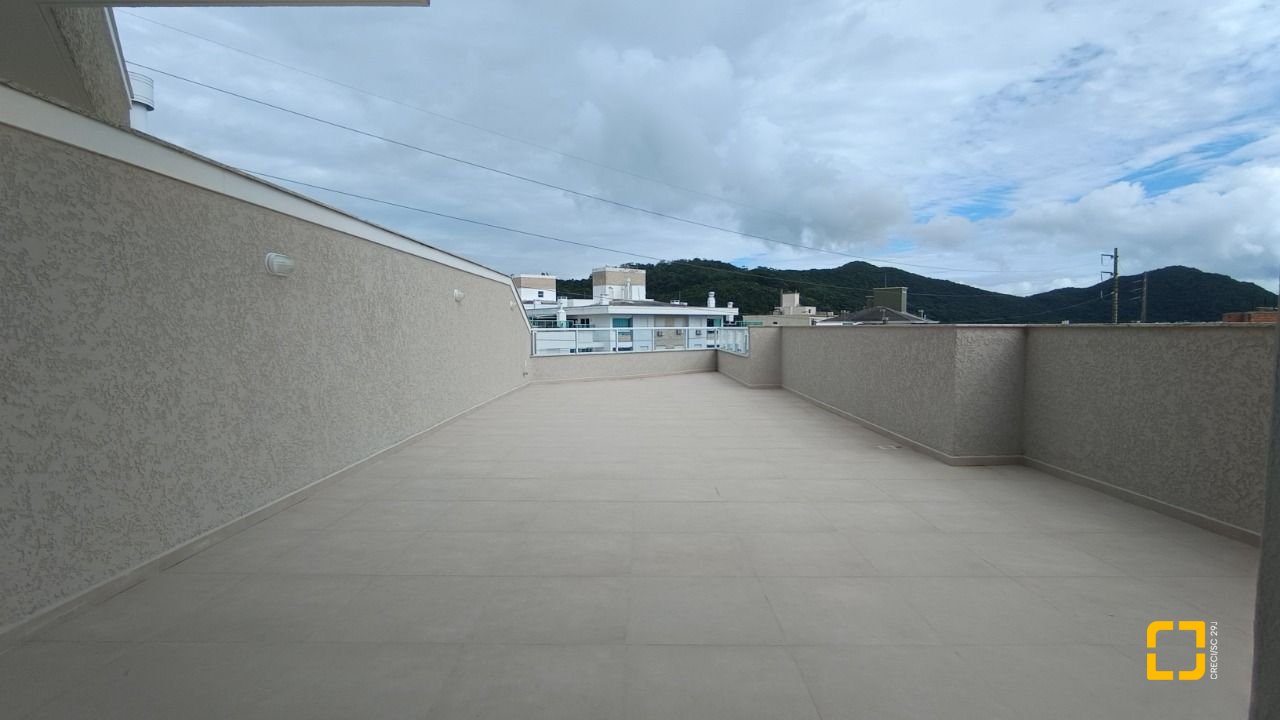 Cobertura com 171m², 4 quartos (sendo 1 suíte), 2 garagens, no bairro Ingleses em Florianópolis