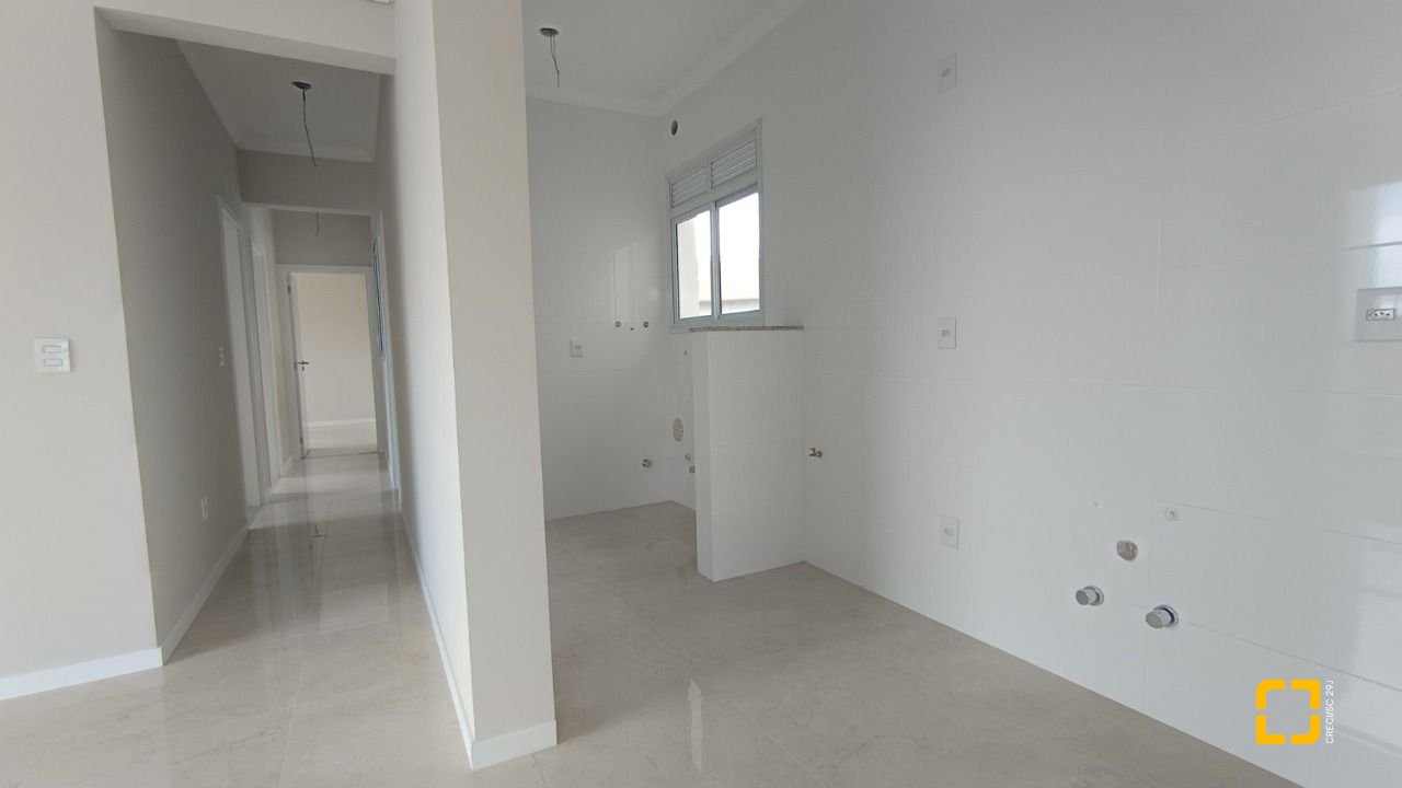 Cobertura com 171m², 4 quartos (sendo 1 suíte), 2 garagens, no bairro Ingleses em Florianópolis
