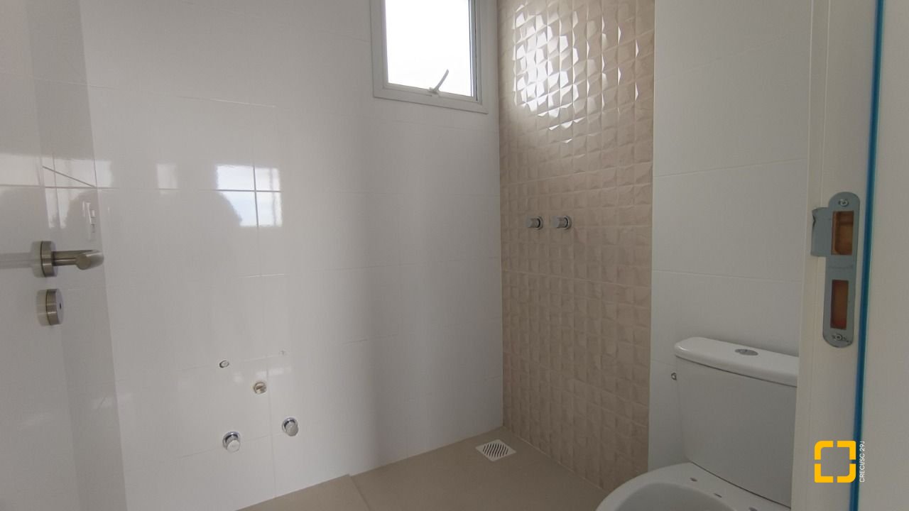 Cobertura com 171m², 4 quartos (sendo 1 suíte), 2 garagens, no bairro Ingleses em Florianópolis