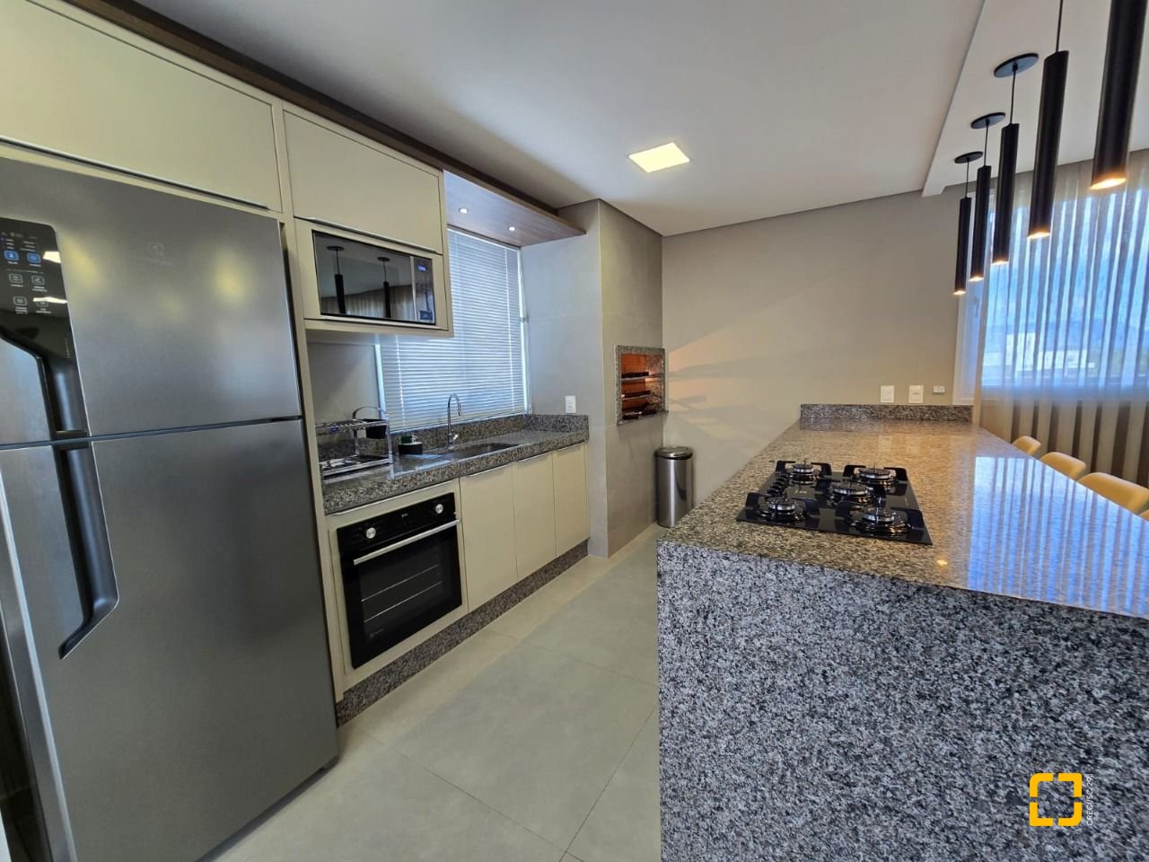 Apartamento com 35m², 1 quarto, 1 garagem, no bairro Campeche em Florianópolis