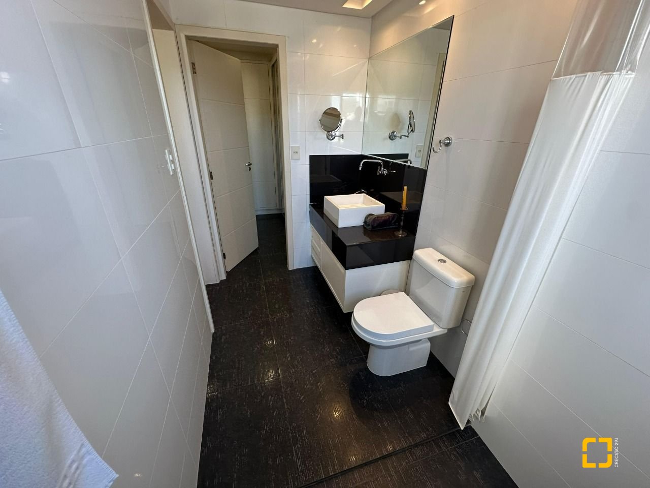 Cobertura com 118m², 4 quartos (sendo 1 suíte), 2 garagens, no bairro Trindade em Florianópolis