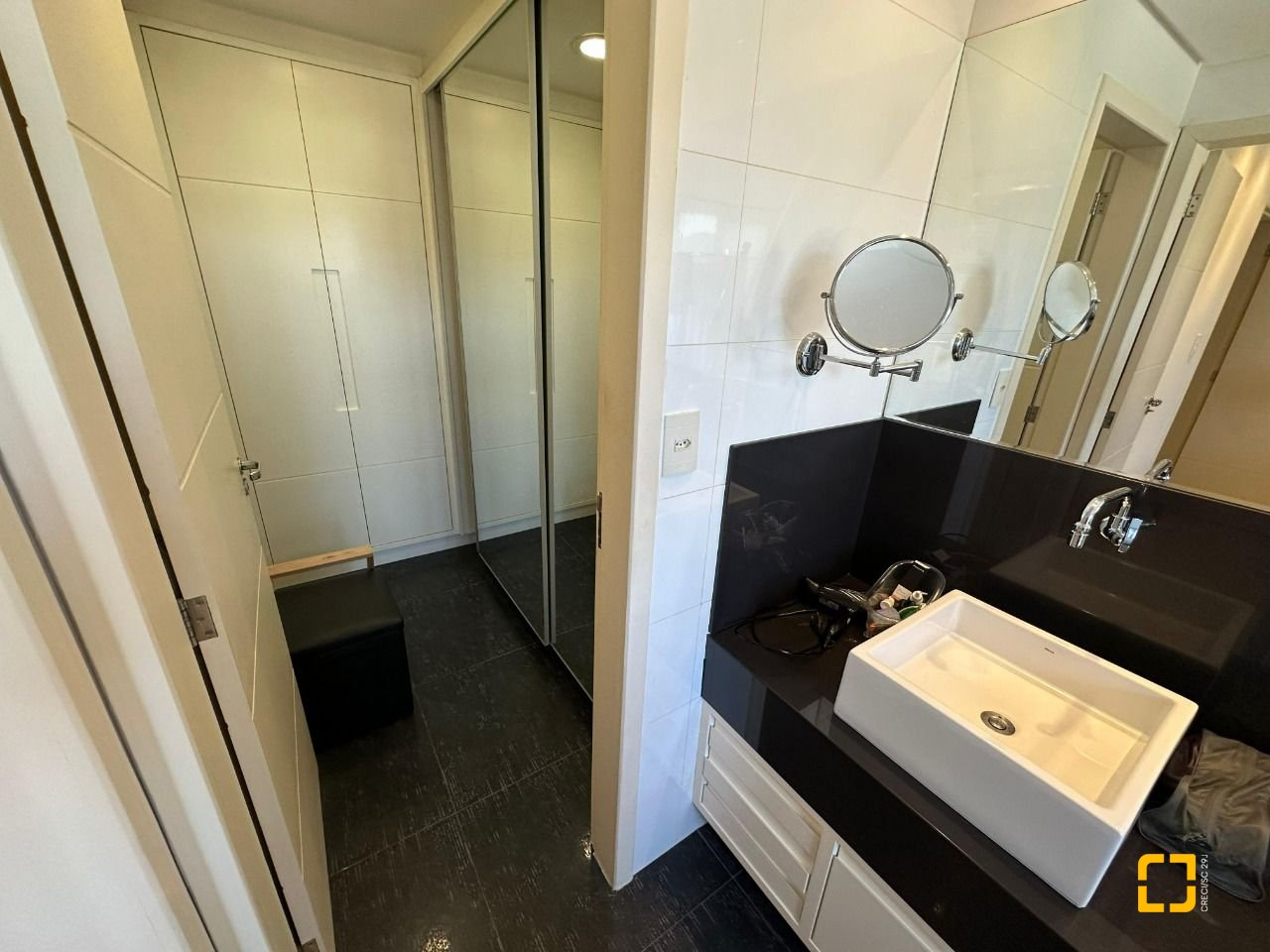 Cobertura com 118m², 4 quartos (sendo 1 suíte), 2 garagens, no bairro Trindade em Florianópolis