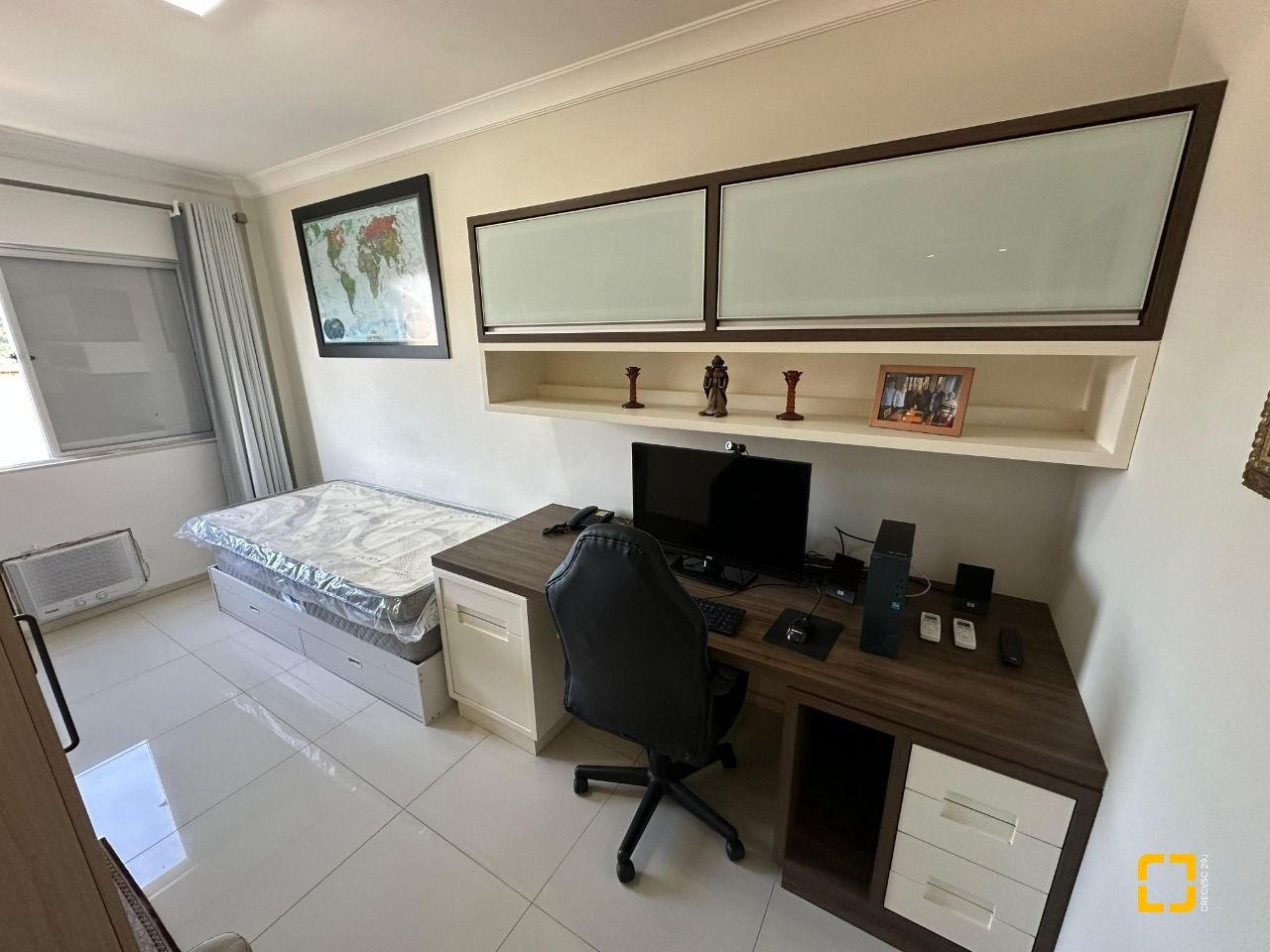 Cobertura com 118m², 4 quartos (sendo 1 suíte), 2 garagens, no bairro Trindade em Florianópolis