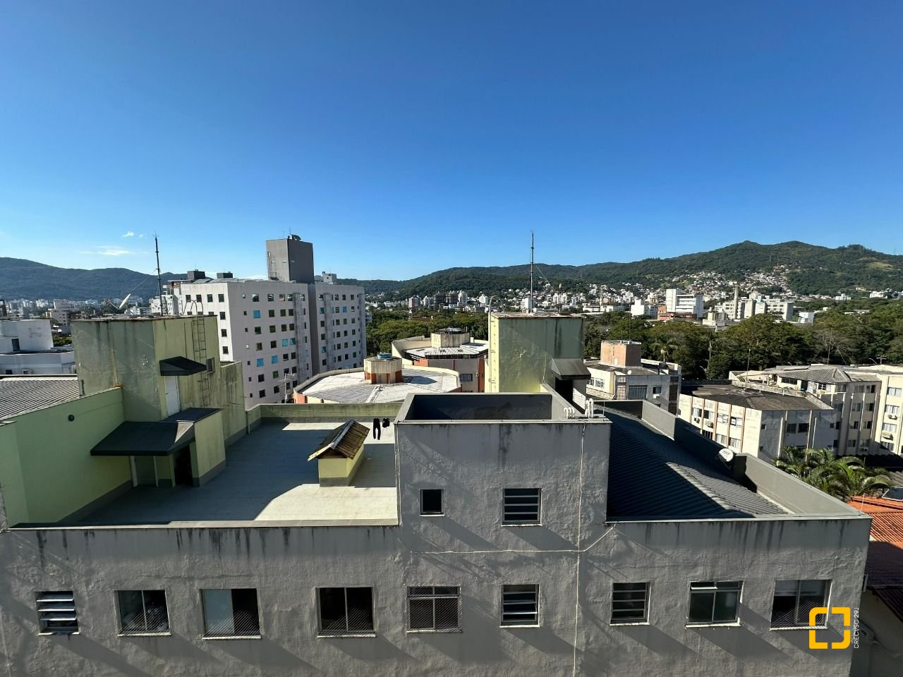 Cobertura com 118m², 4 quartos (sendo 1 suíte), 2 garagens, no bairro Trindade em Florianópolis