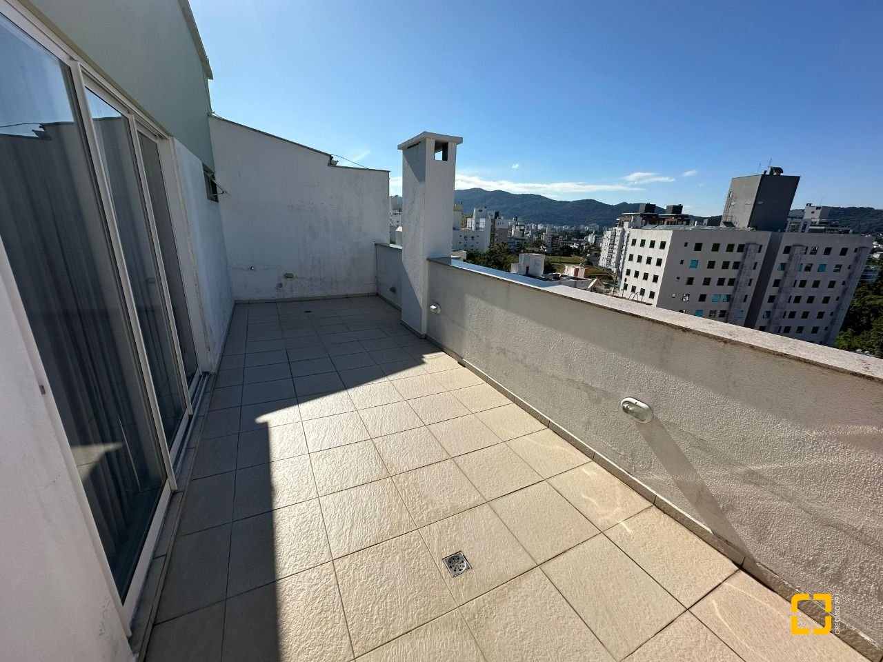 Cobertura com 118m², 4 quartos (sendo 1 suíte), 2 garagens, no bairro Trindade em Florianópolis