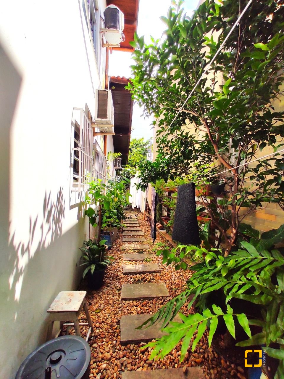 Casa com 389m², 8 quartos (sendo 2 suítes), 4 garagens, no bairro Nossa Senhora do Rosário em São José
