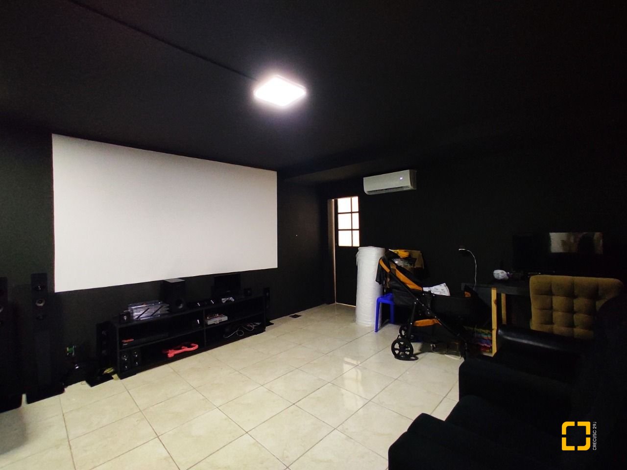 Casa com 389m², 8 quartos (sendo 2 suítes), 4 garagens, no bairro Nossa Senhora do Rosário em São José