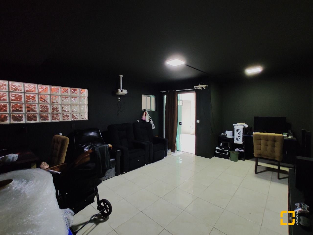 Casa com 389m², 8 quartos (sendo 2 suítes), 4 garagens, no bairro Nossa Senhora do Rosário em São José