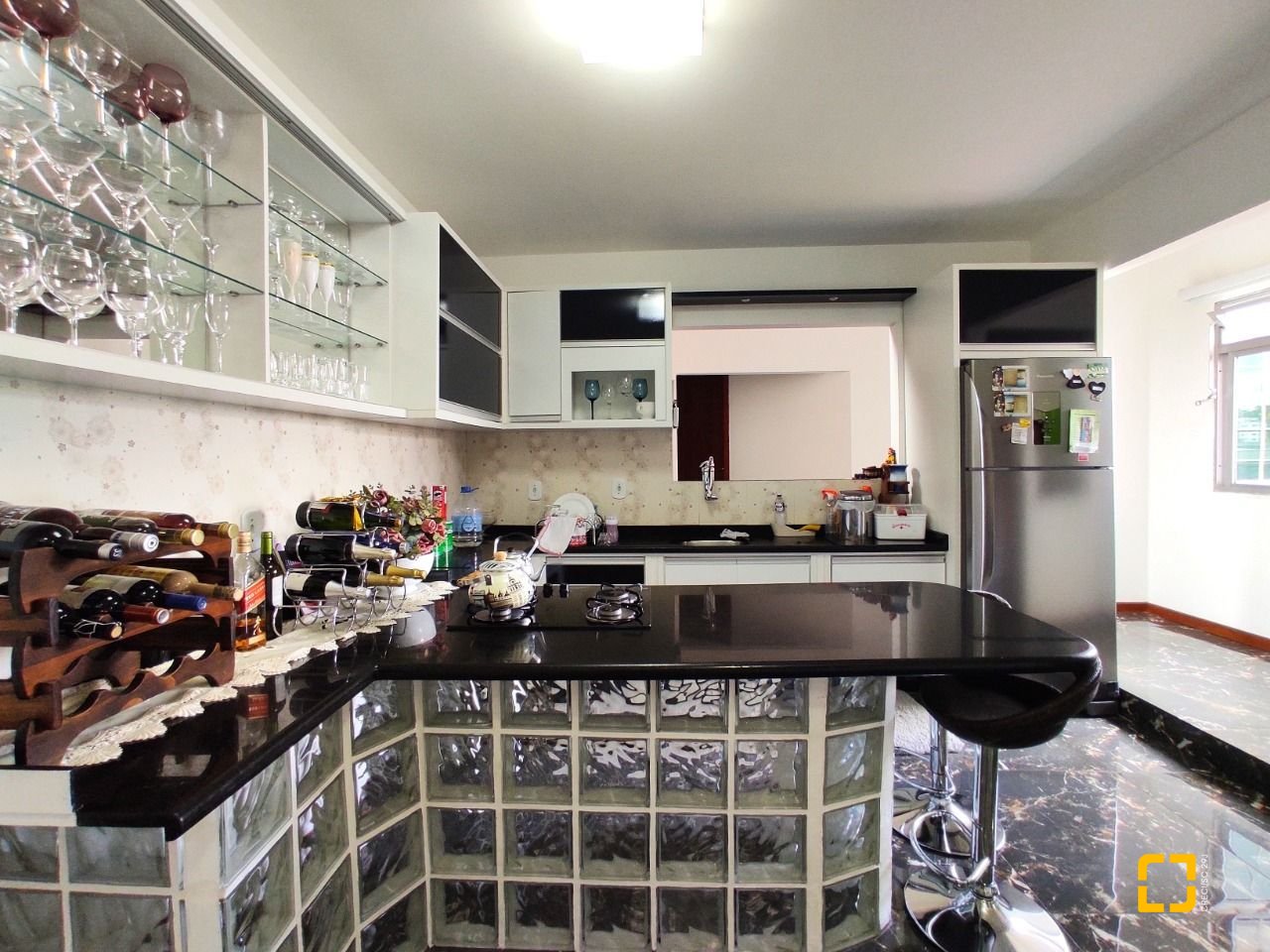 Casa com 389m², 8 quartos (sendo 2 suítes), 4 garagens, no bairro Nossa Senhora do Rosário em São José