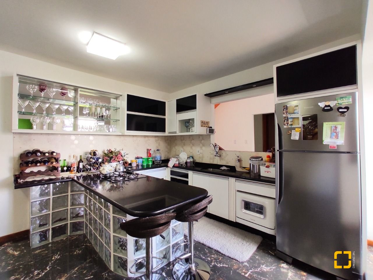 Casa com 389m², 8 quartos (sendo 2 suítes), 4 garagens, no bairro Nossa Senhora do Rosário em São José