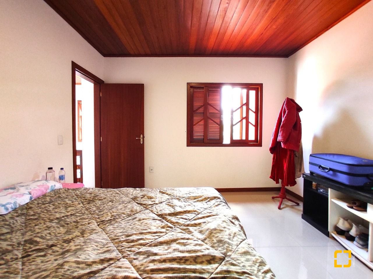 Casa com 389m², 8 quartos (sendo 2 suítes), 4 garagens, no bairro Nossa Senhora do Rosário em São José