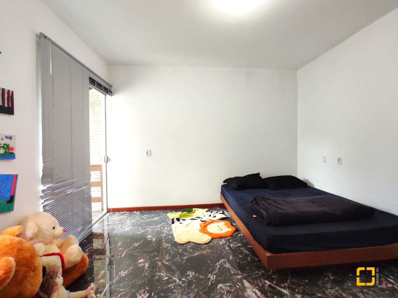 Casa com 389m², 8 quartos (sendo 2 suítes), 4 garagens, no bairro Nossa Senhora do Rosário em São José