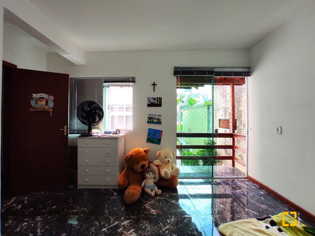 Casa com 389m², 8 quartos (sendo 2 suítes), 4 garagens, no bairro Nossa Senhora do Rosário em São José