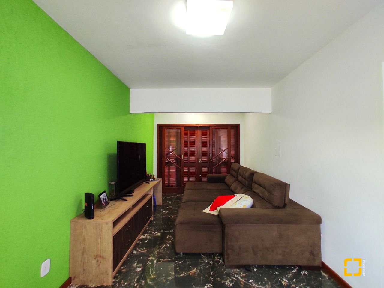 Casa com 389m², 6 quartos (sendo 2 suítes), 4 garagens, no bairro Nossa Senhora do Rosário em São José