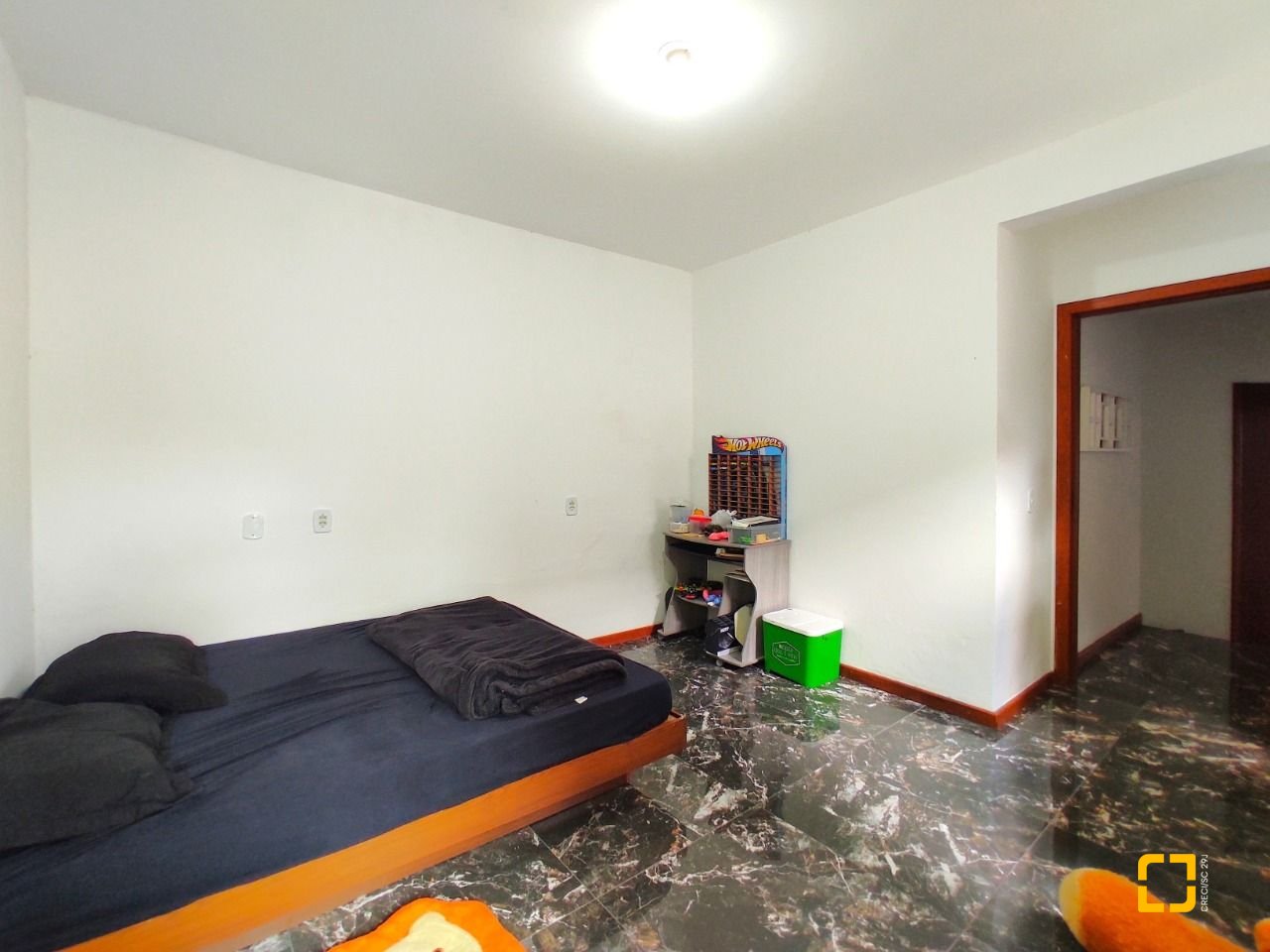 Casa com 389m², 6 quartos (sendo 2 suítes), 4 garagens, no bairro Nossa Senhora do Rosário em São José
