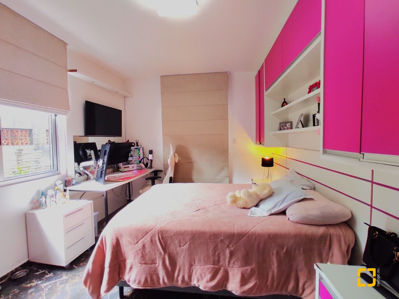 Casa com 389m², 6 quartos (sendo 2 suítes), 4 garagens, no bairro Nossa Senhora do Rosário em São José