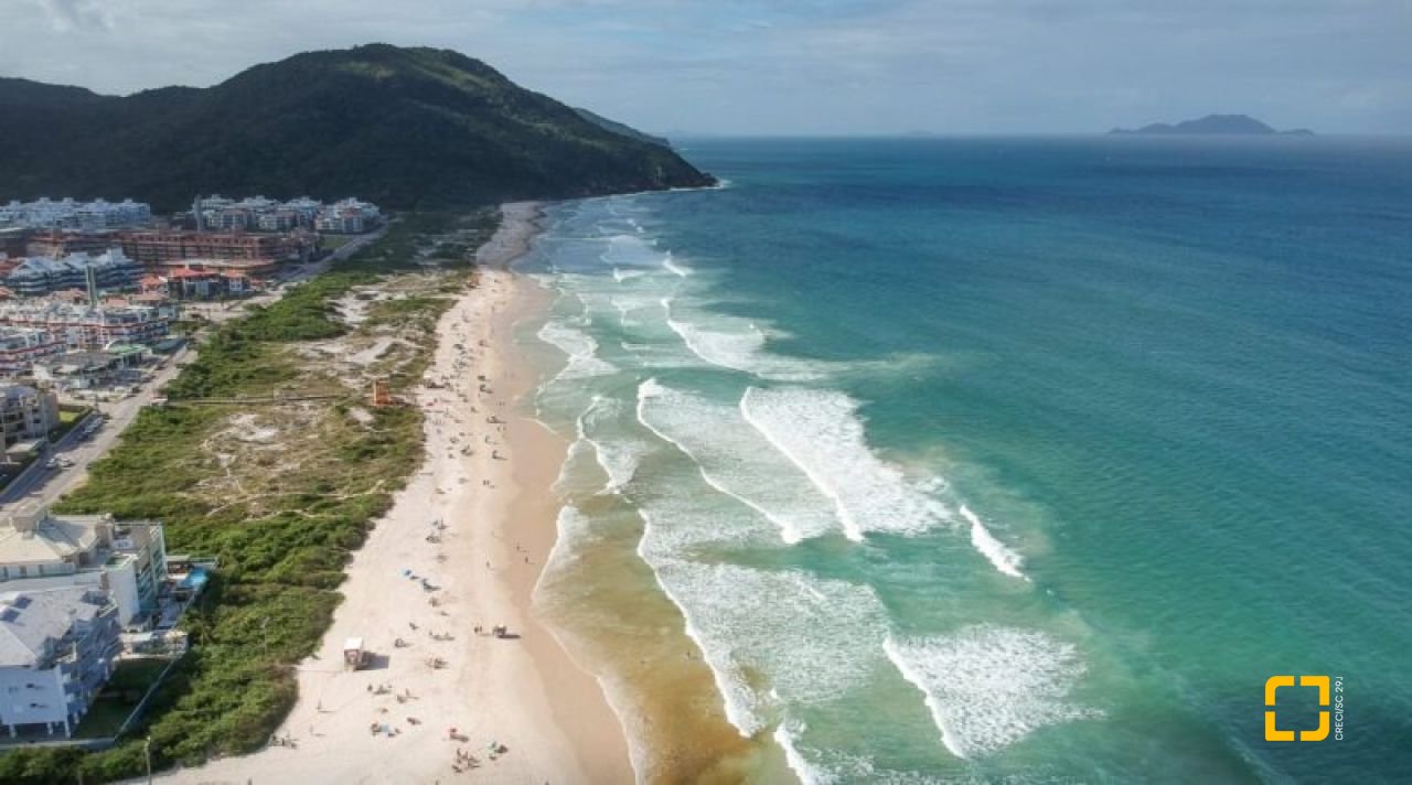 Apartamento com 184m², 7 quartos (sendo 3 suítes), 2 garagens, no bairro Ingleses em Florianópolis
