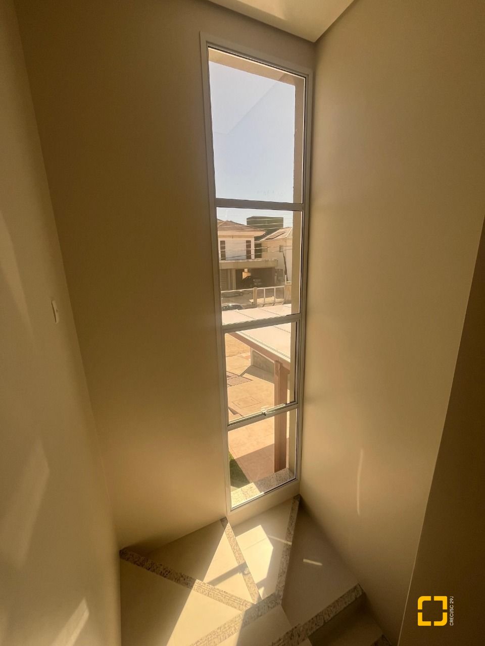 Casa com 150m², 4 quartos (sendo 1 suíte), 2 garagens, no bairro Carianos em Florianópolis