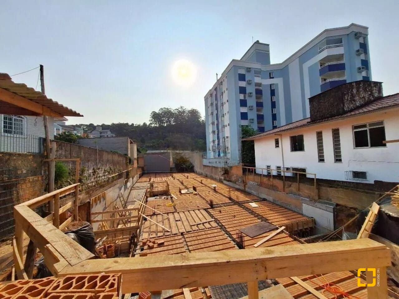 Apartamento com 54m², 2 quartos, 1 garagem, no bairro Carvoeira em Florianópolis