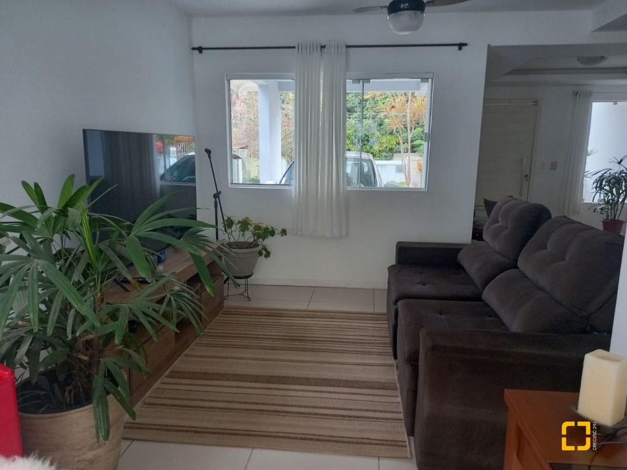 Casa com 150m², 4 quartos (sendo 2 suítes), 2 garagens, no bairro Canasvieiras em Florianópolis