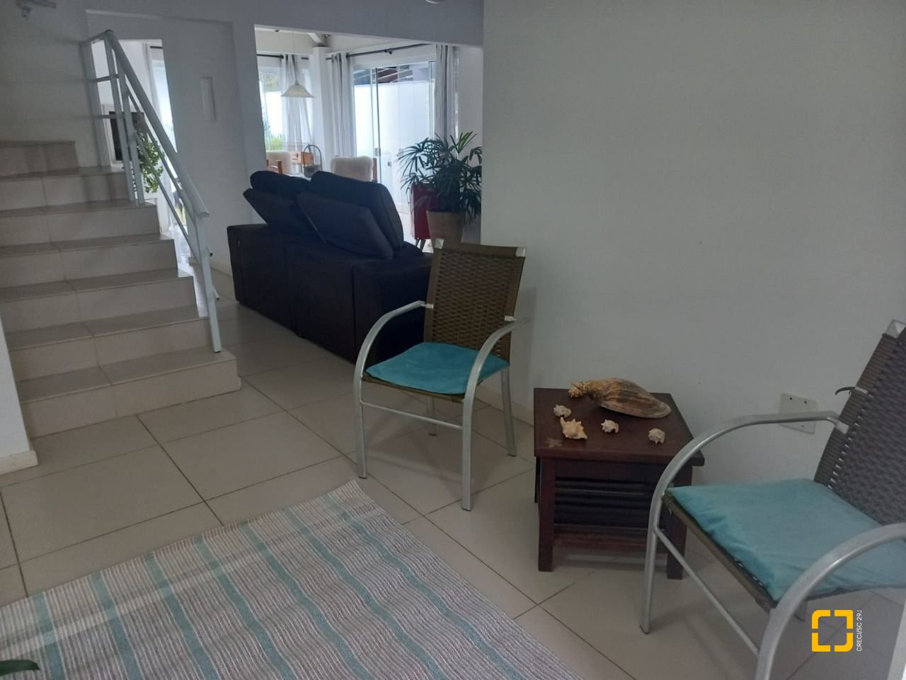 Casa com 150m², 4 quartos (sendo 2 suítes), 2 garagens, no bairro Canasvieiras em Florianópolis