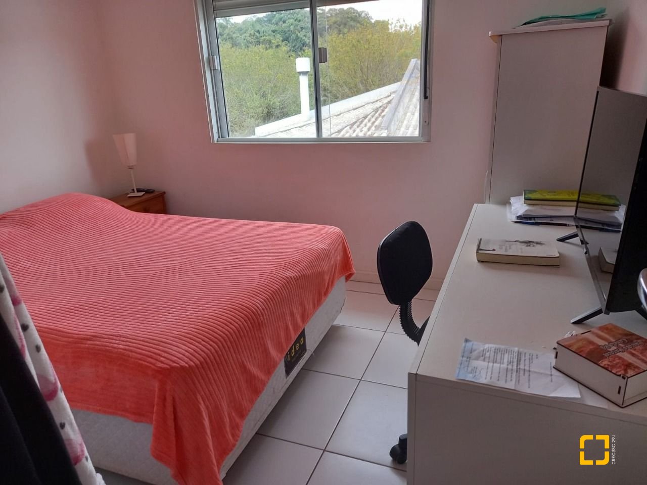 Casa com 150m², 4 quartos (sendo 2 suítes), 2 garagens, no bairro Canasvieiras em Florianópolis