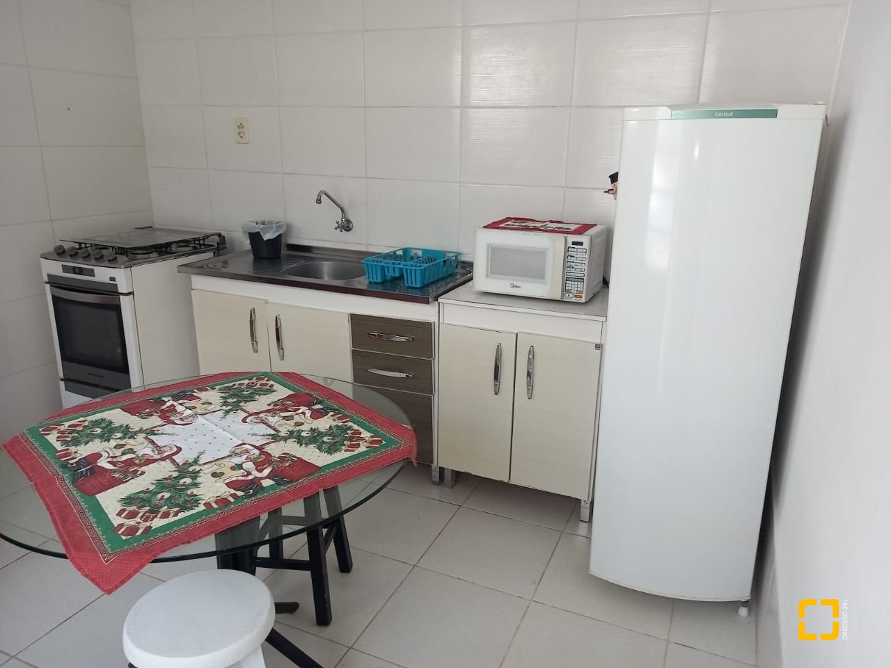 Casa com 150m², 4 quartos (sendo 2 suítes), 2 garagens, no bairro Canasvieiras em Florianópolis