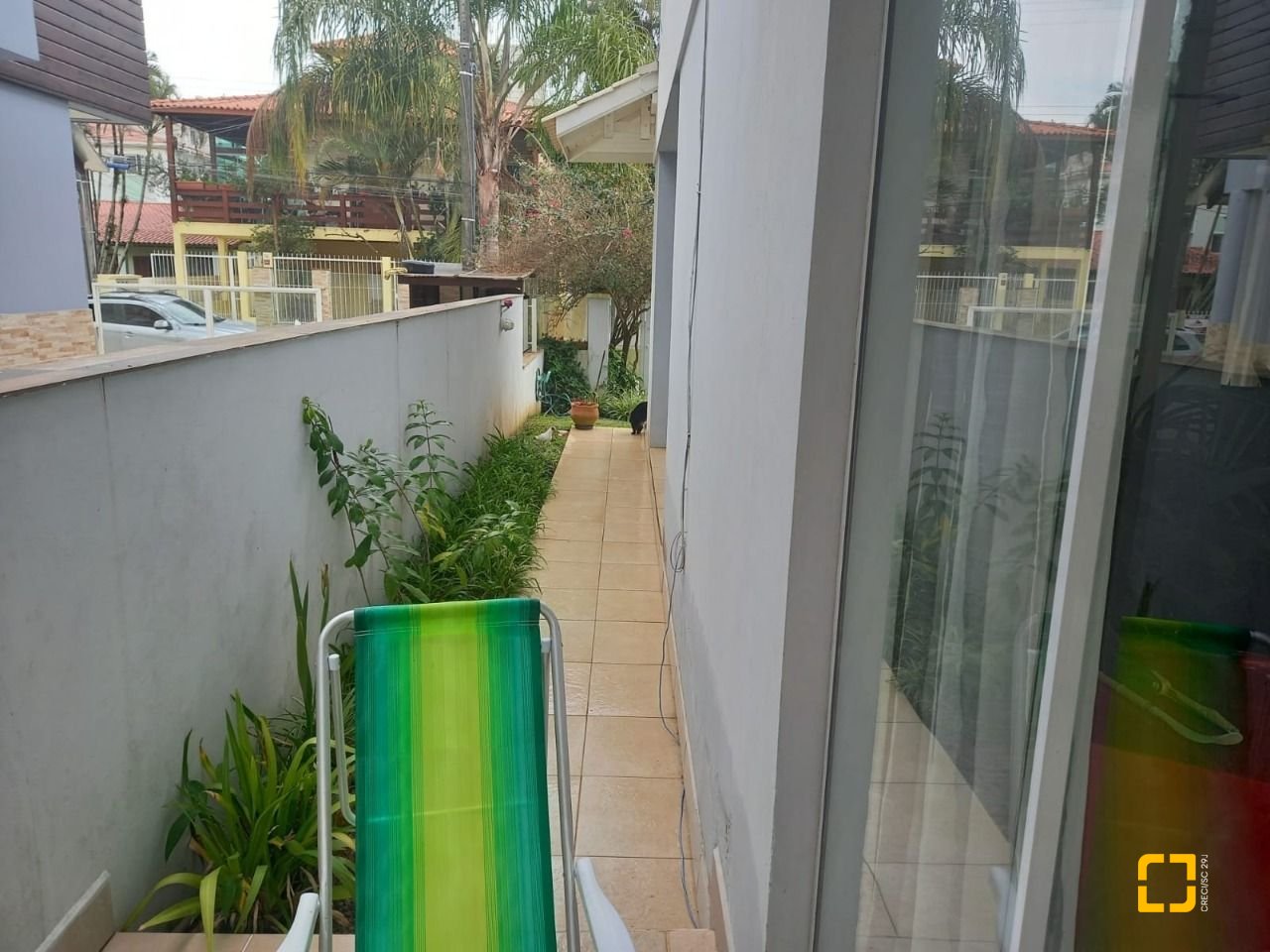 Casa com 150m², 4 quartos (sendo 2 suítes), 2 garagens, no bairro Canasvieiras em Florianópolis