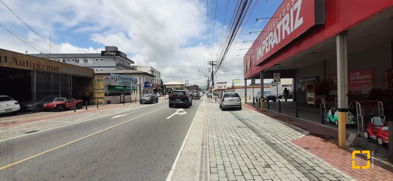 Prédio com 750m², 1 garagem, no bairro Ponte do Imaruim em Palhoça