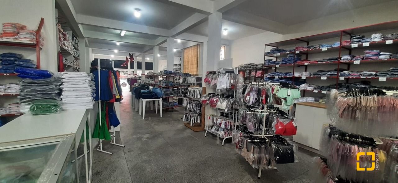 Prédio com 750m², 1 garagem, no bairro Ponte do Imaruim em Palhoça