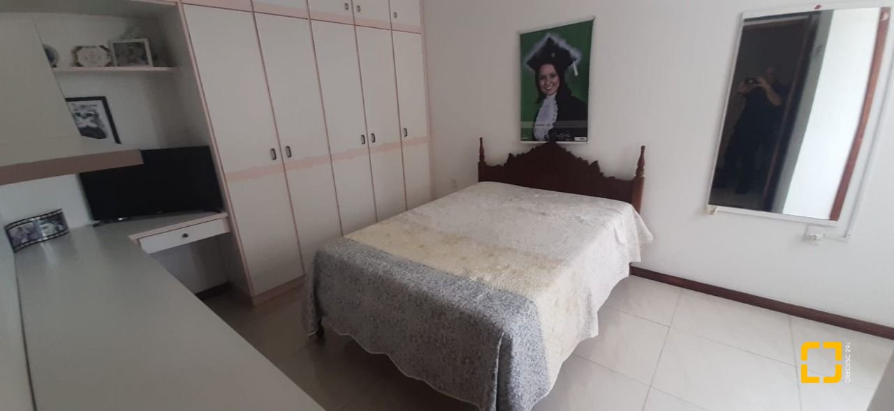 Prédio com 750m², 1 garagem, no bairro Ponte do Imaruim em Palhoça