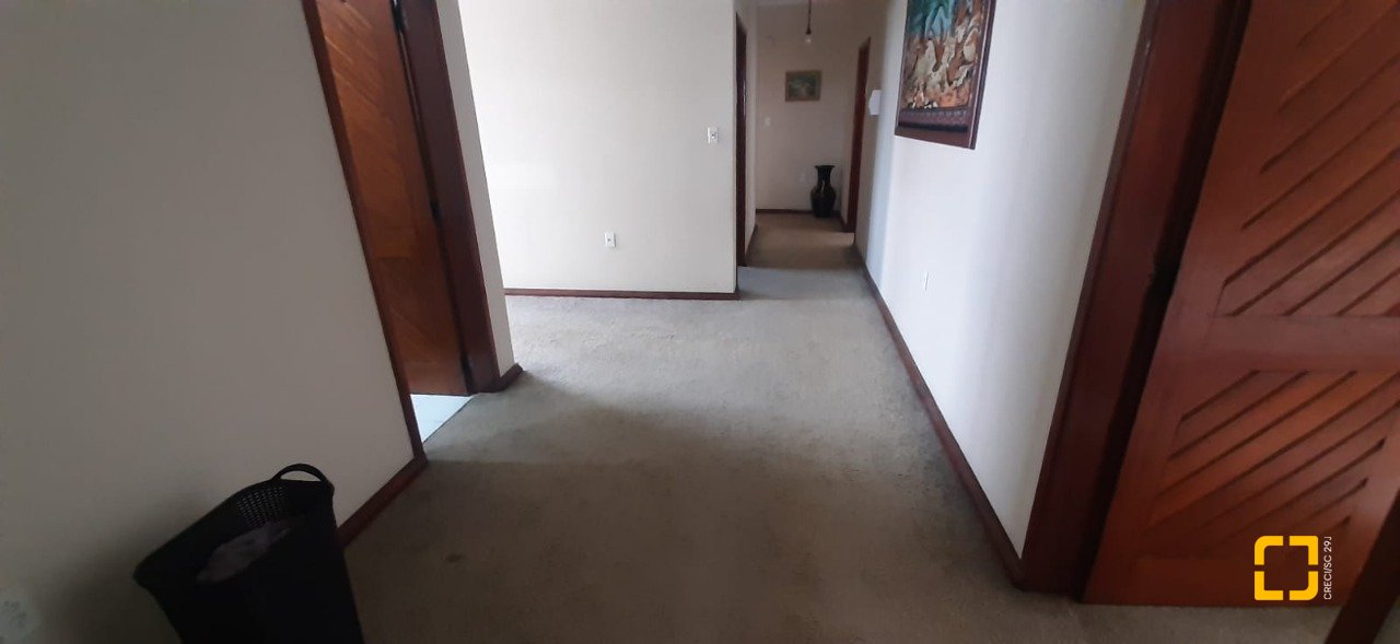 Prédio com 750m², 1 garagem, no bairro Ponte do Imaruim em Palhoça
