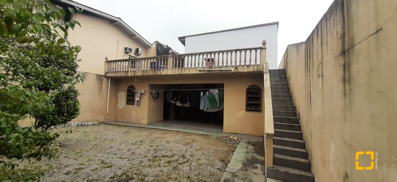 Prédio com 750m², 1 garagem, no bairro Ponte do Imaruim em Palhoça