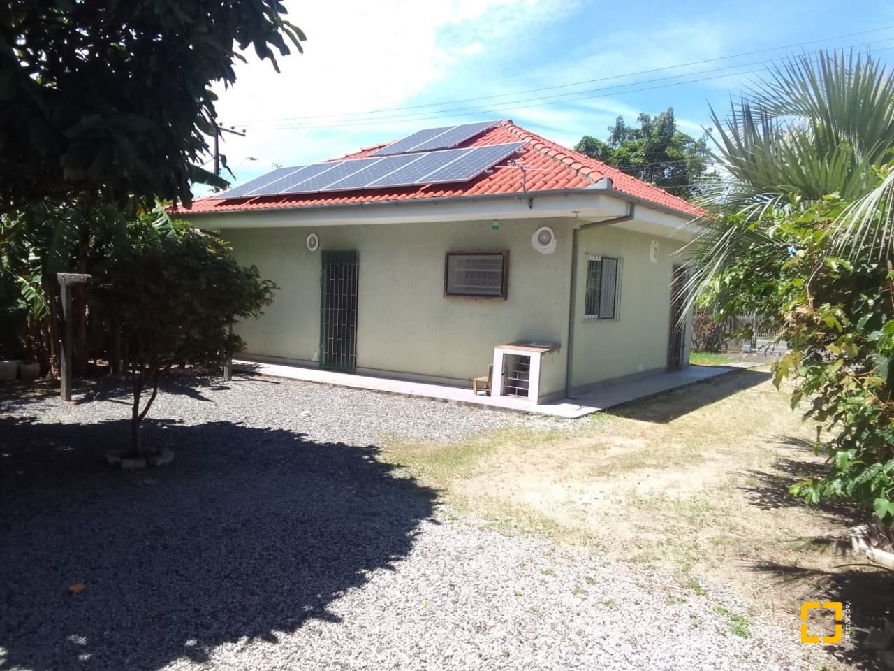 Casa com 125m², 3 quartos, 5 garagens, no bairro Tapera da Base em Florianópolis