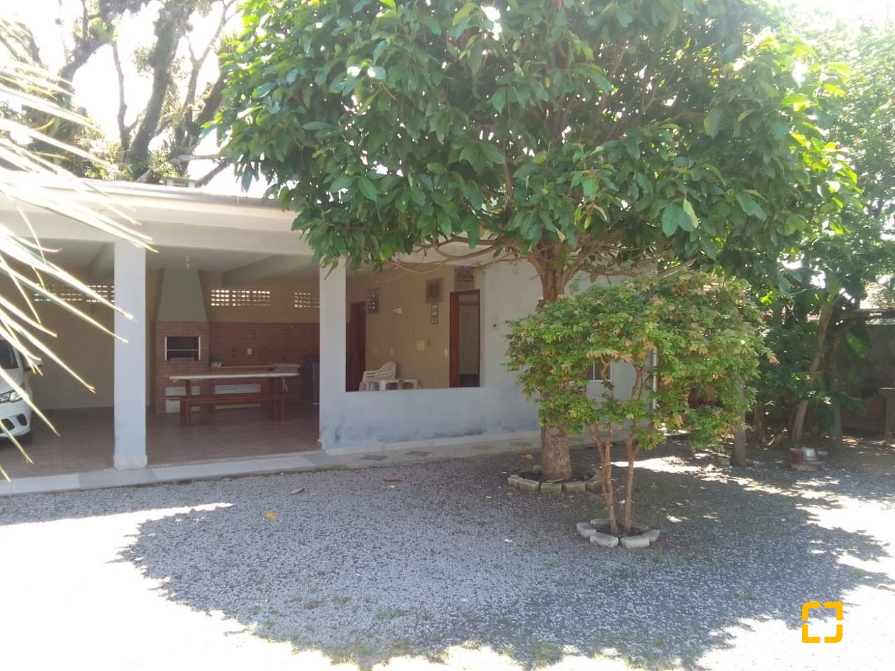 Casa com 125m², 3 quartos, 5 garagens, no bairro Tapera da Base em Florianópolis