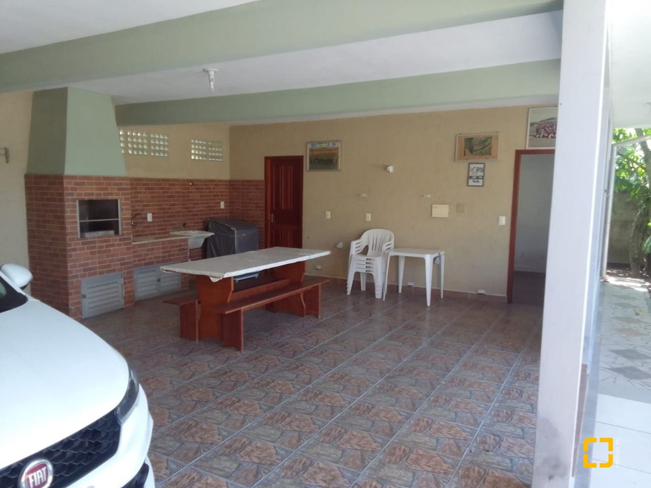 Casa com 125m², 3 quartos, 5 garagens, no bairro Tapera da Base em Florianópolis